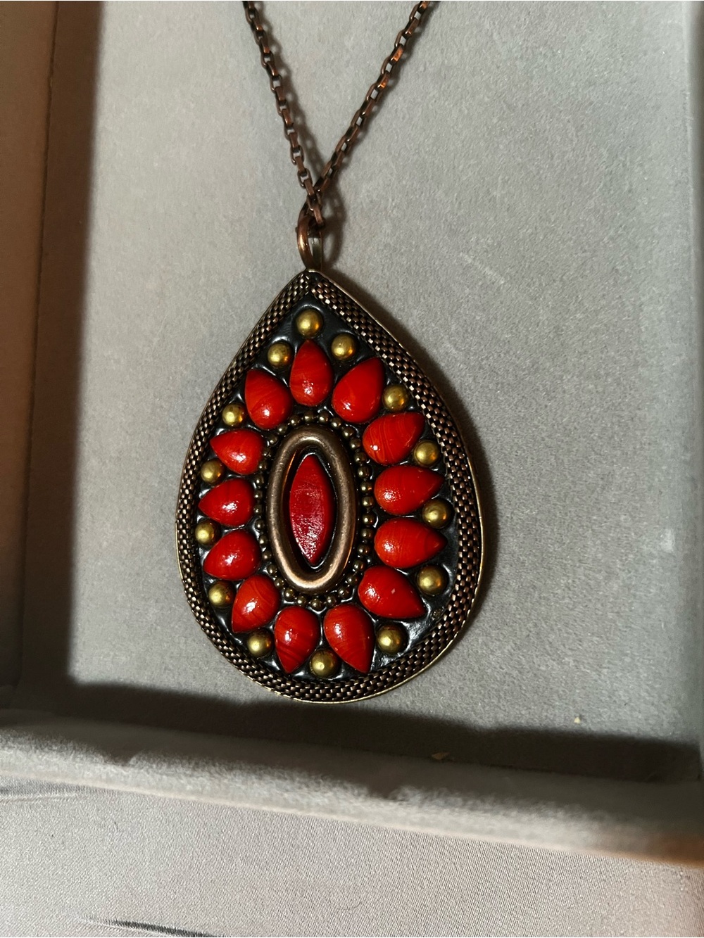 Vintage-Style Red Teardrop Pendant Necklace